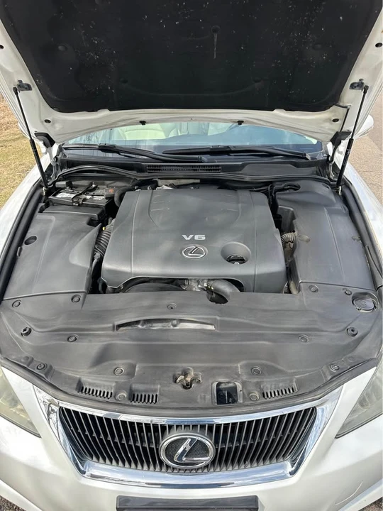 2010 Lexus IS 2nd Gen - Image 11 of 12