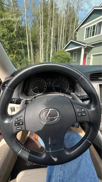 2010 Lexus IS 2nd Gen - Image 7 of 11