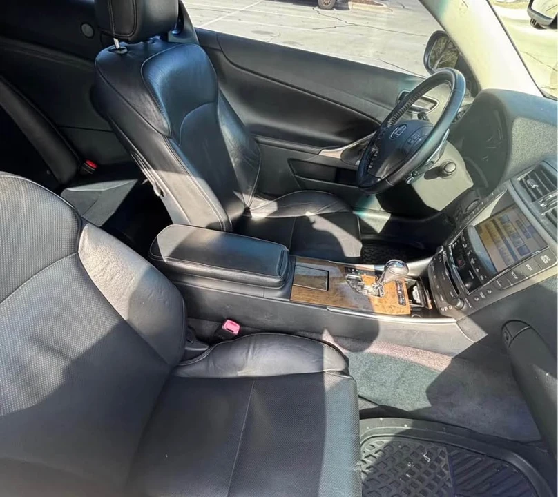 2010 Lexus IS 2nd Gen - Image 6 of 9
