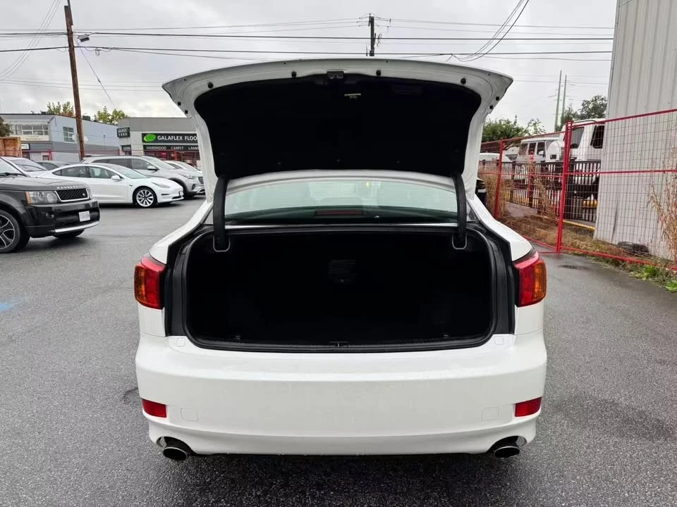 2010 Lexus IS 2nd Gen - Image 9 of 18