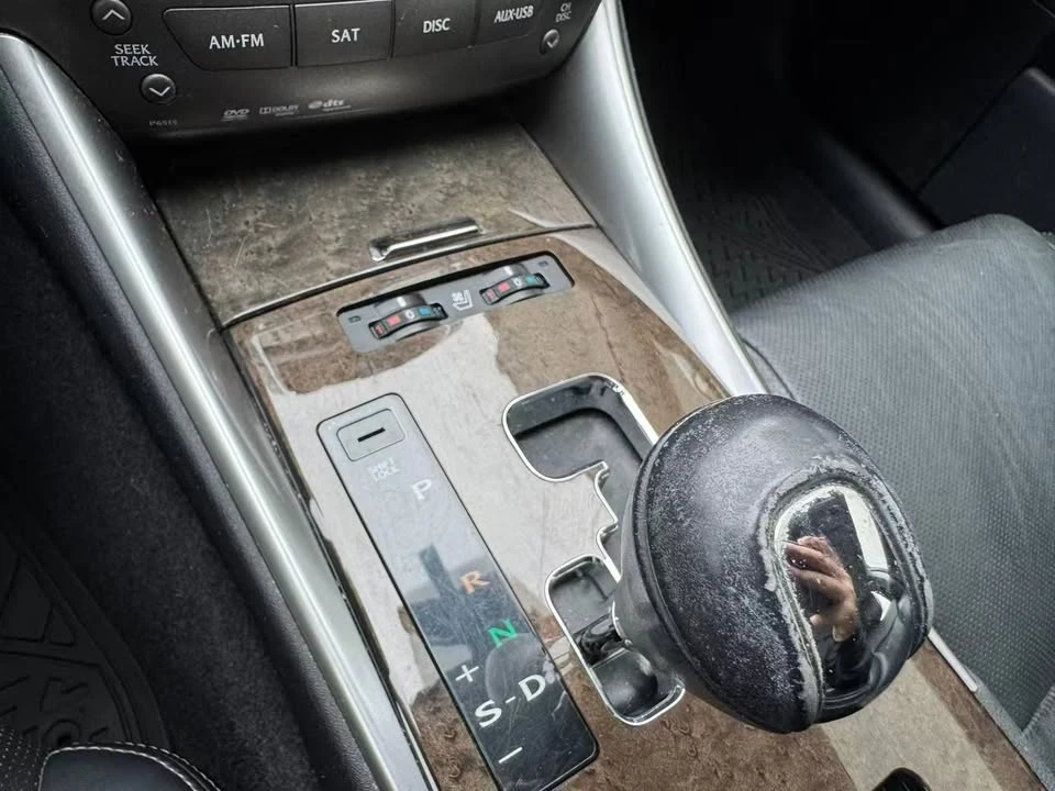 2010 Lexus IS 2nd Gen - Image 17 of 18