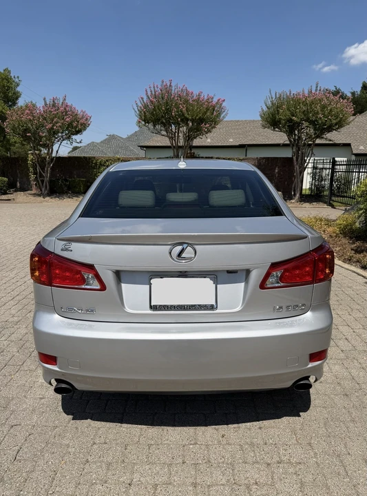 2010 Lexus IS 2nd Gen - Image 9 of 21