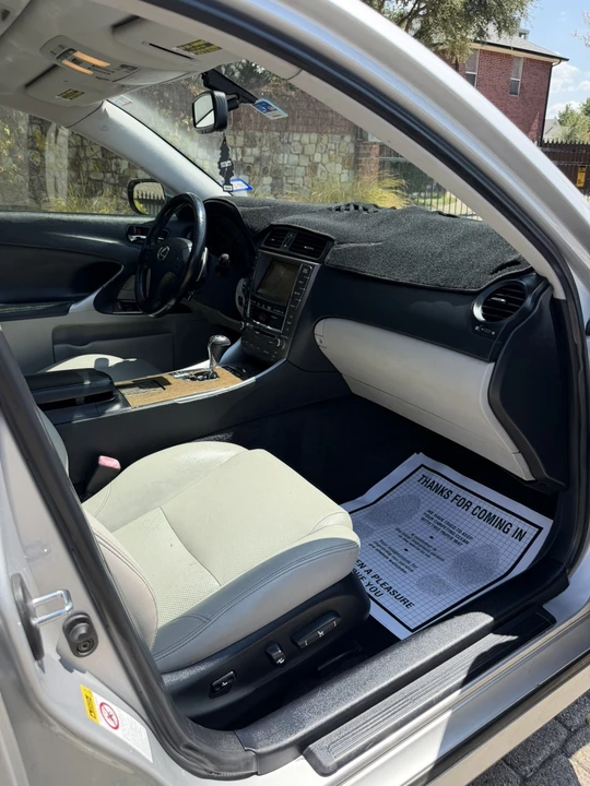 2010 Lexus IS 2nd Gen - Image 11 of 21