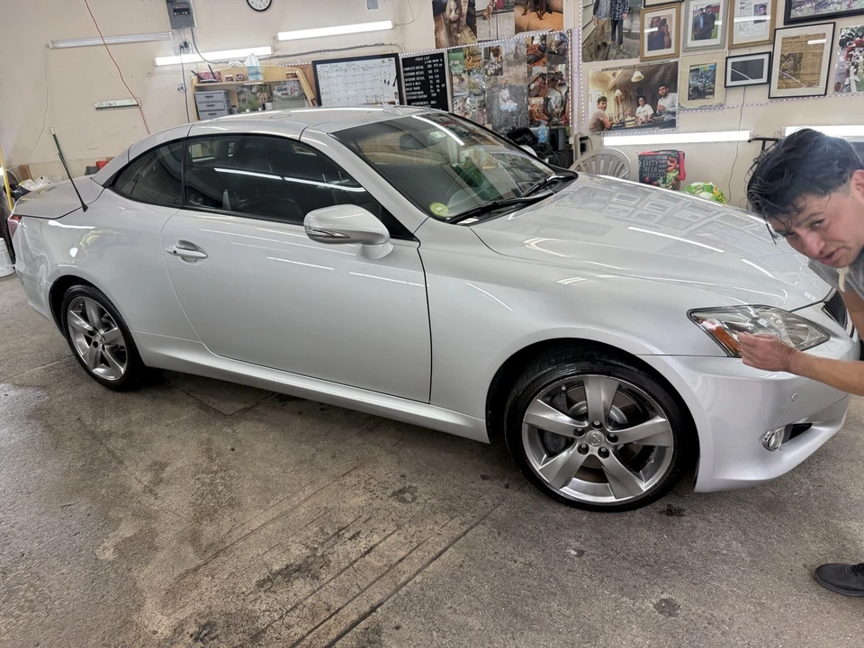 2010 Lexus IS 2nd Gen - Image 6 of 11