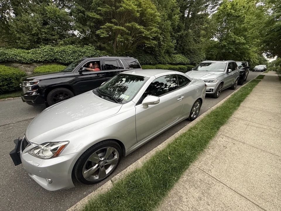 2010 Lexus IS 2nd Gen - Image 5 of 11