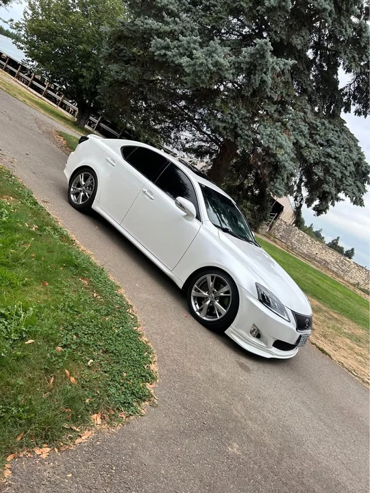 2010 Lexus IS 2nd Gen - Image 5 of 7