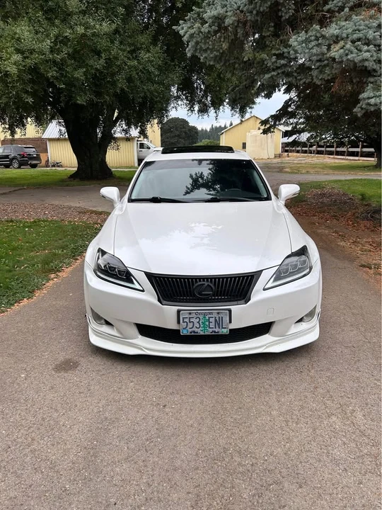 2010 Lexus IS 2nd Gen - Image 4 of 7