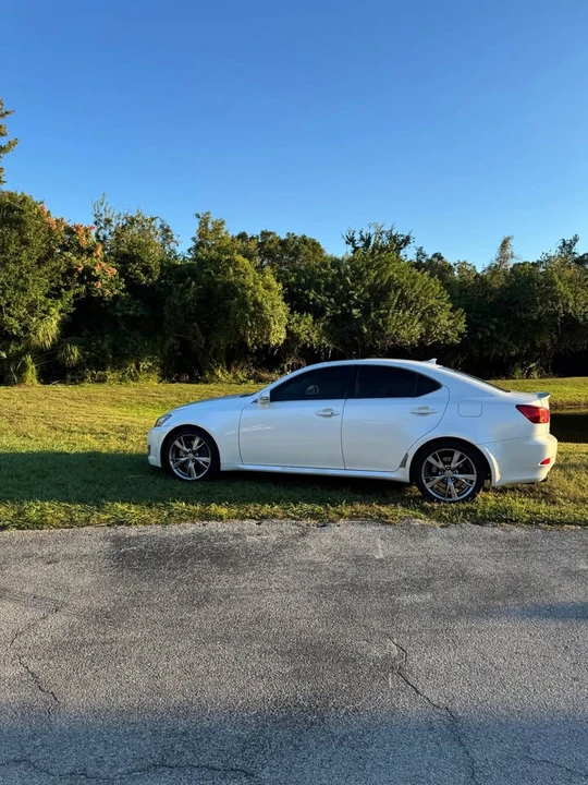 2010 Lexus IS 2nd Gen - Image 10 of 20