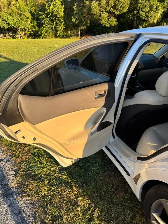 2010 Lexus IS 2nd Gen - Image 12 of 20