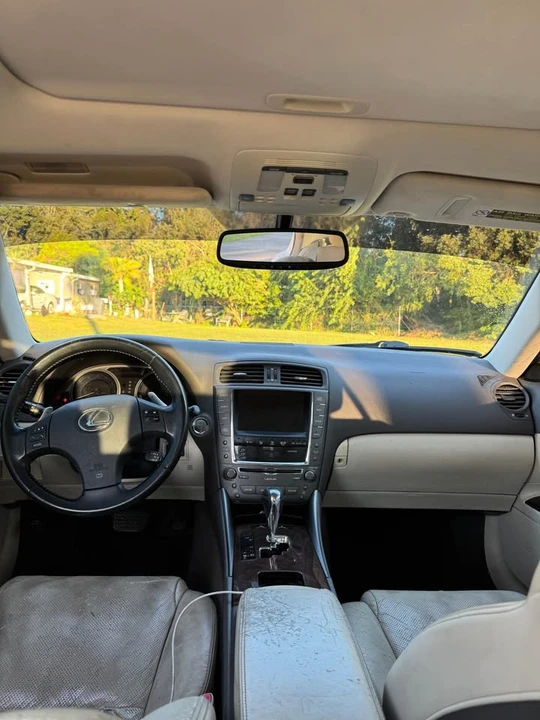 2010 Lexus IS 2nd Gen - Image 16 of 20