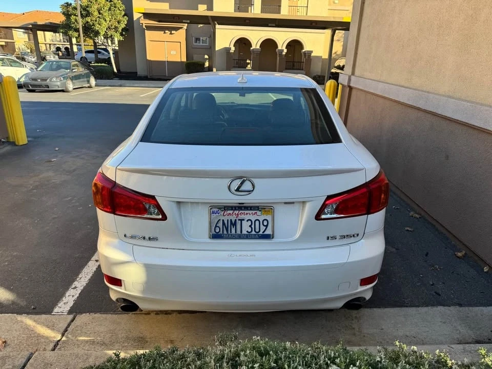 2010 Lexus IS 2nd Gen - Image 4 of 18
