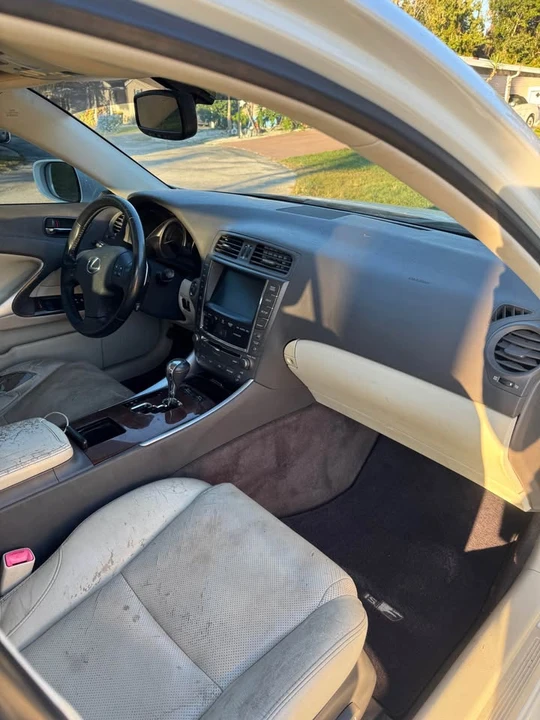 2010 Lexus IS 2nd Gen - Image 19 of 20