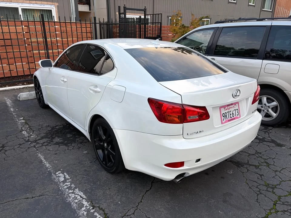 2010 Lexus IS 2nd Gen - Image 4 of 15