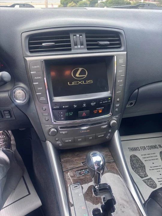 2010 Lexus IS 2nd Gen - Image 14 of 17