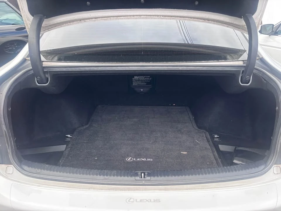 2010 Lexus IS 2nd Gen - Image 11 of 17