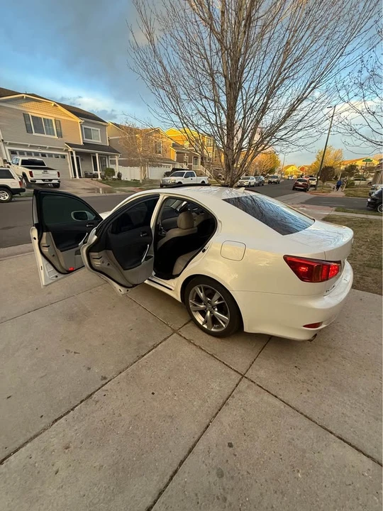 2010 Lexus IS 2nd Gen - Image 4 of 10