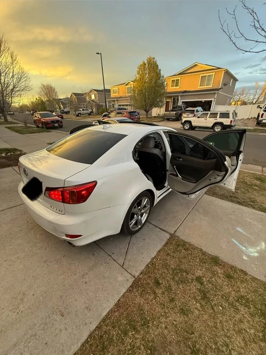 2010 Lexus IS 2nd Gen - Image 6 of 10
