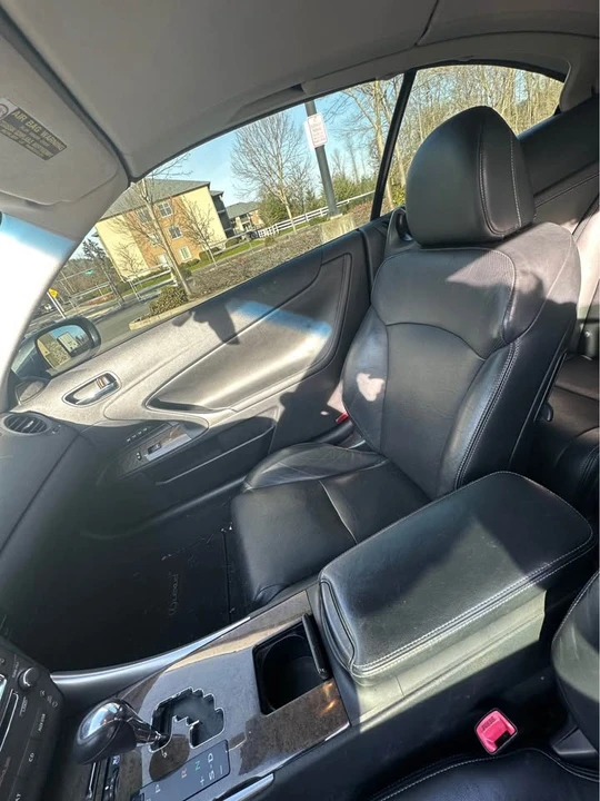 2010 Lexus IS 2nd Gen - Image 11 of 13