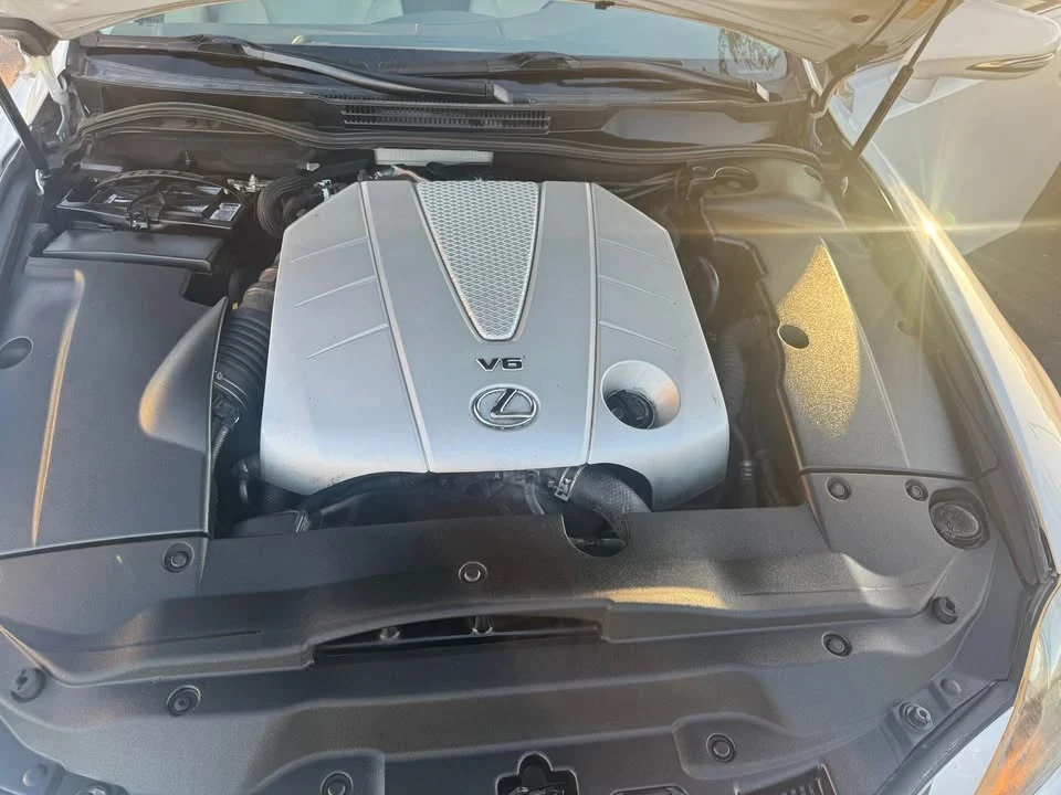2010 Lexus IS 3rd Gen - Image 12 of 13