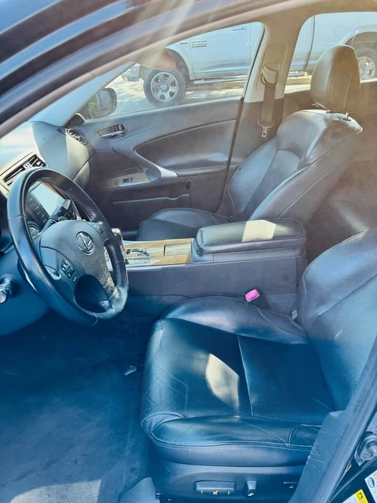 2010 Lexus IS 3rd Gen - Image 12 of 16