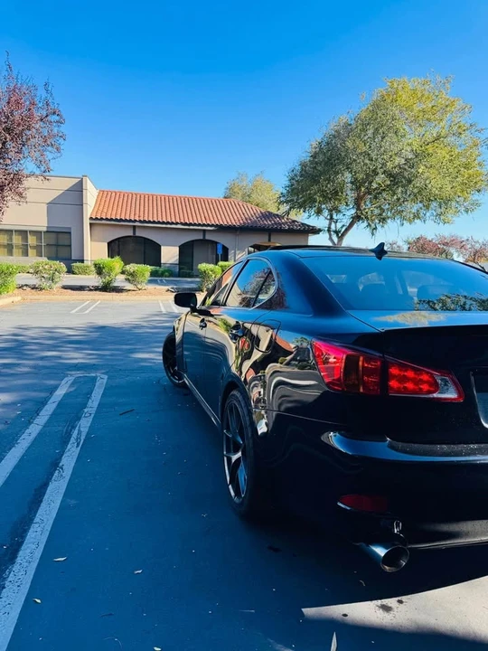 2010 Lexus IS 3rd Gen - Image 5 of 16
