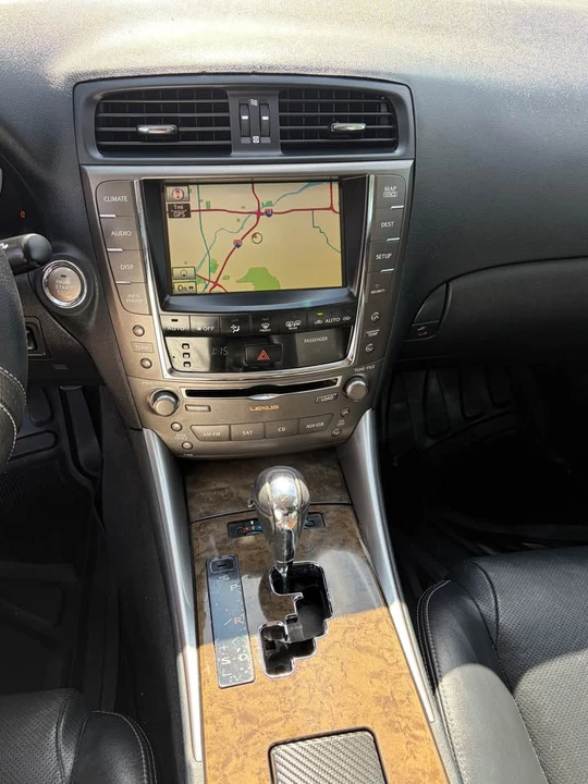 2010 Lexus IS 2nd Gen - Image 6 of 9