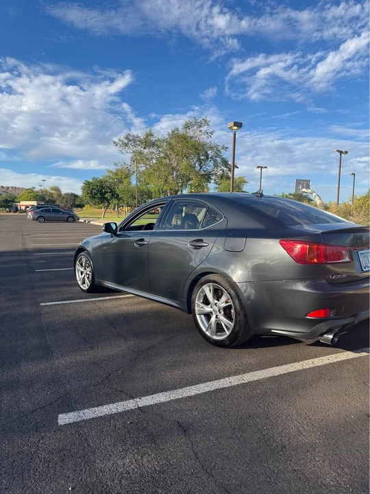 2010 Lexus IS 2nd Gen - Image 5 of 11