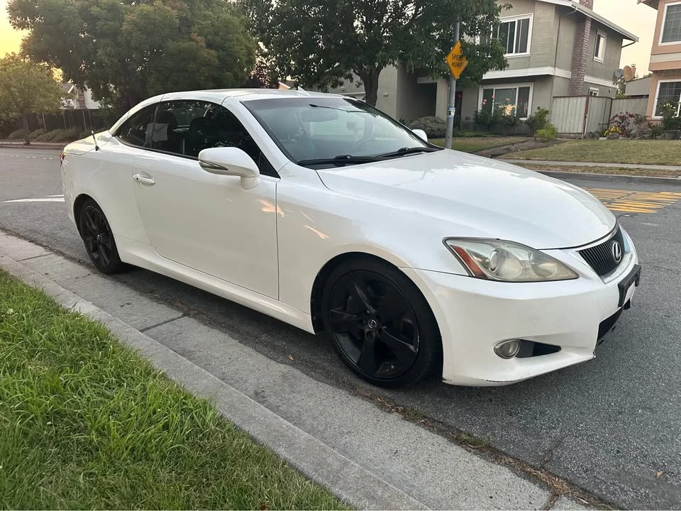 2010 Lexus IS 2nd Gen - Image 9 of 20