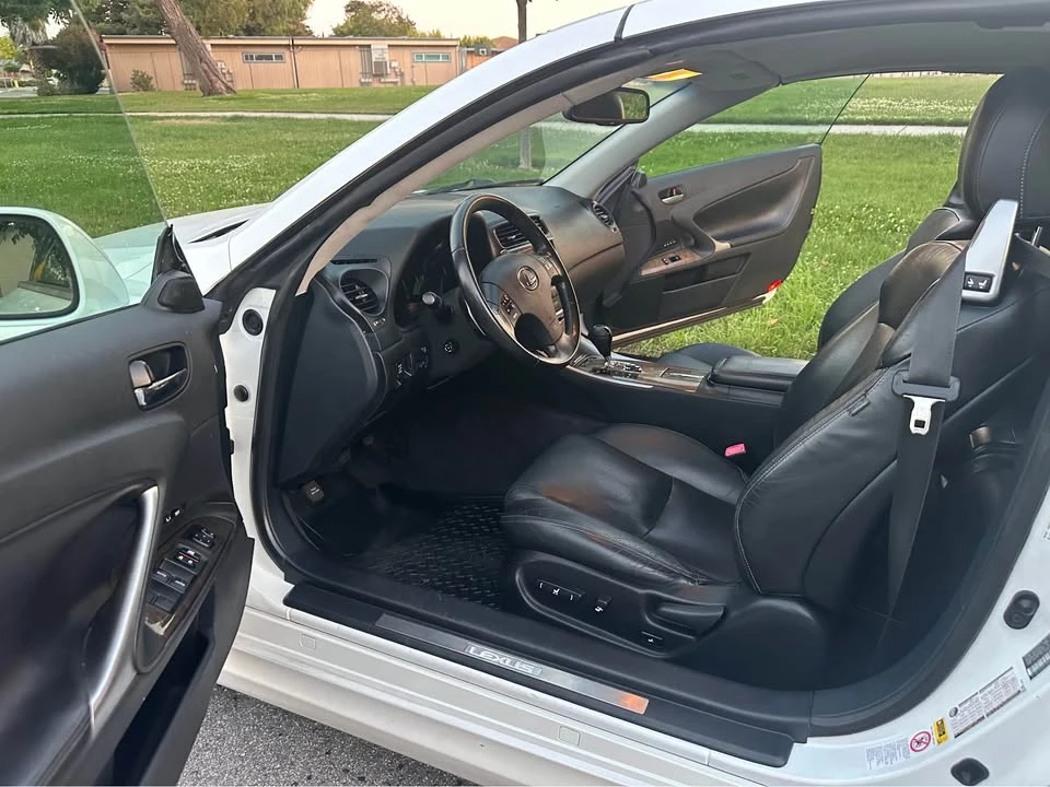 2010 Lexus IS 2nd Gen - Image 17 of 20