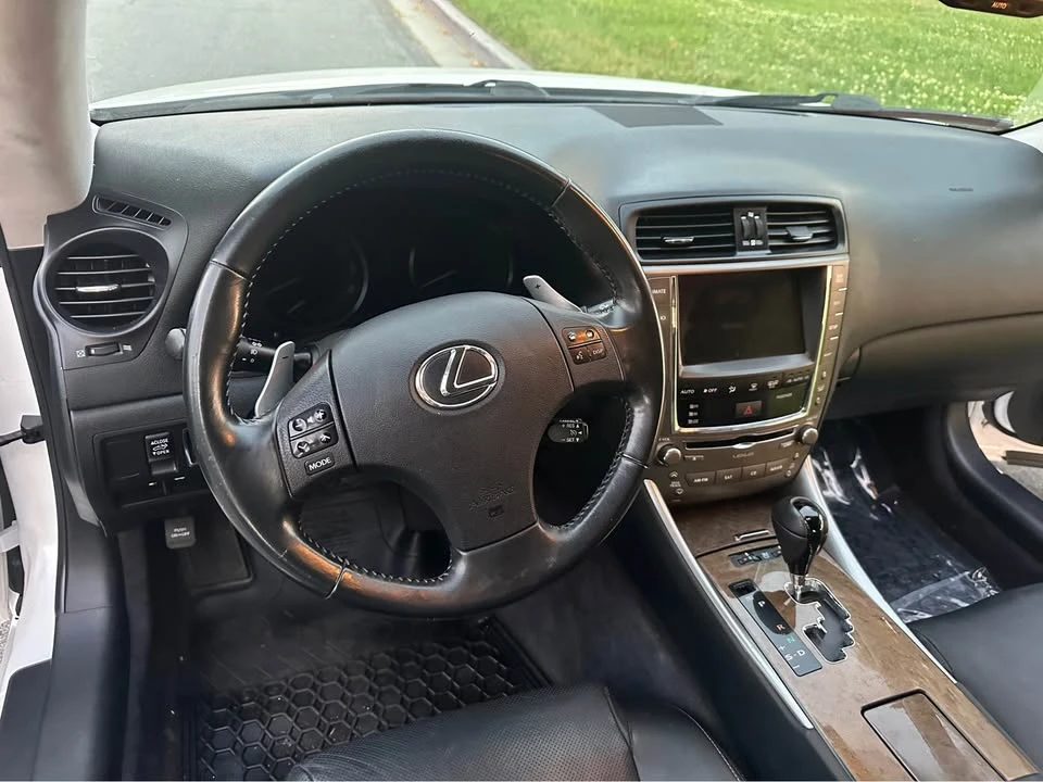 2010 Lexus IS 2nd Gen - Image 19 of 20