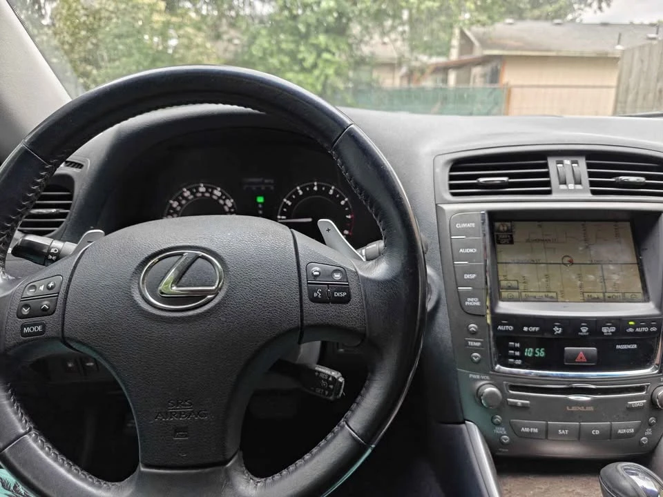 2010 Lexus IS 2nd Gen - Image 8 of 12
