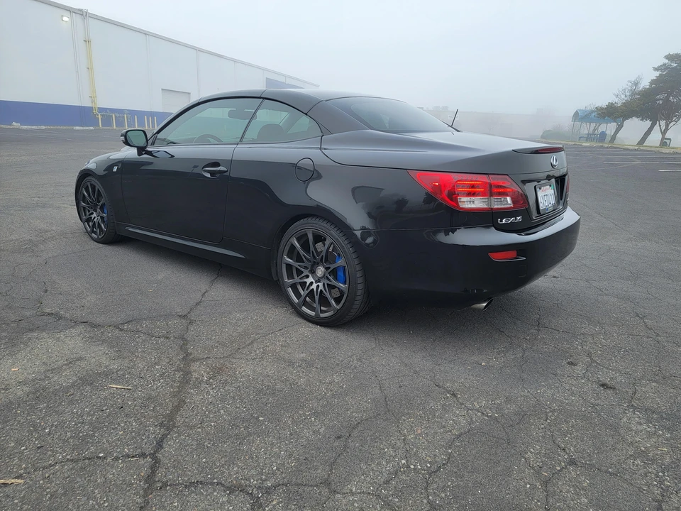 2010 Lexus IS 2nd Gen - Image 11 of 31