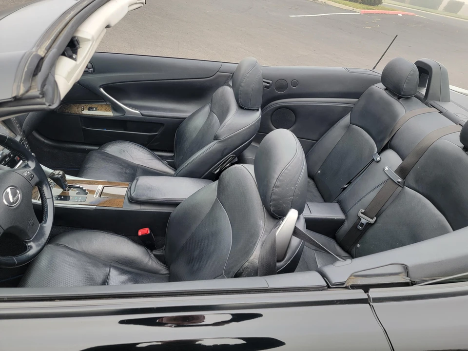 2010 Lexus IS 2nd Gen - Image 28 of 31