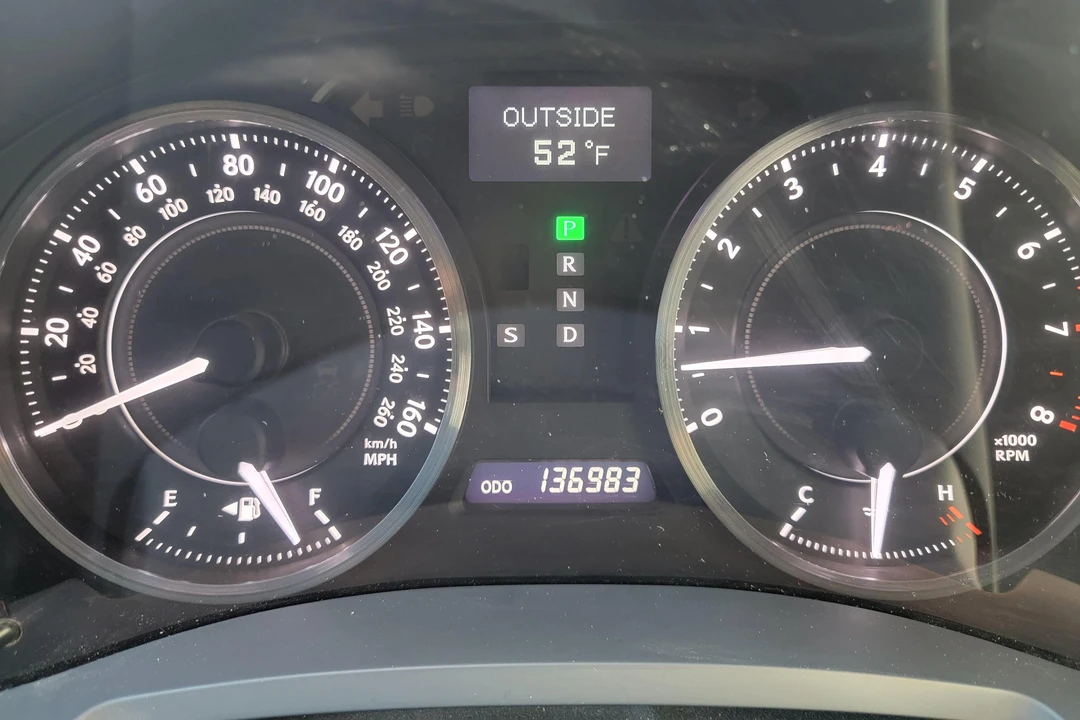 2010 Lexus IS 2nd Gen - Image 27 of 31