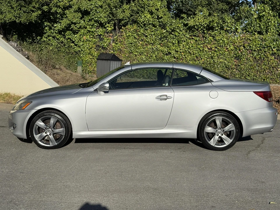 2010 Lexus IS 2nd Gen - Image 14 of 31