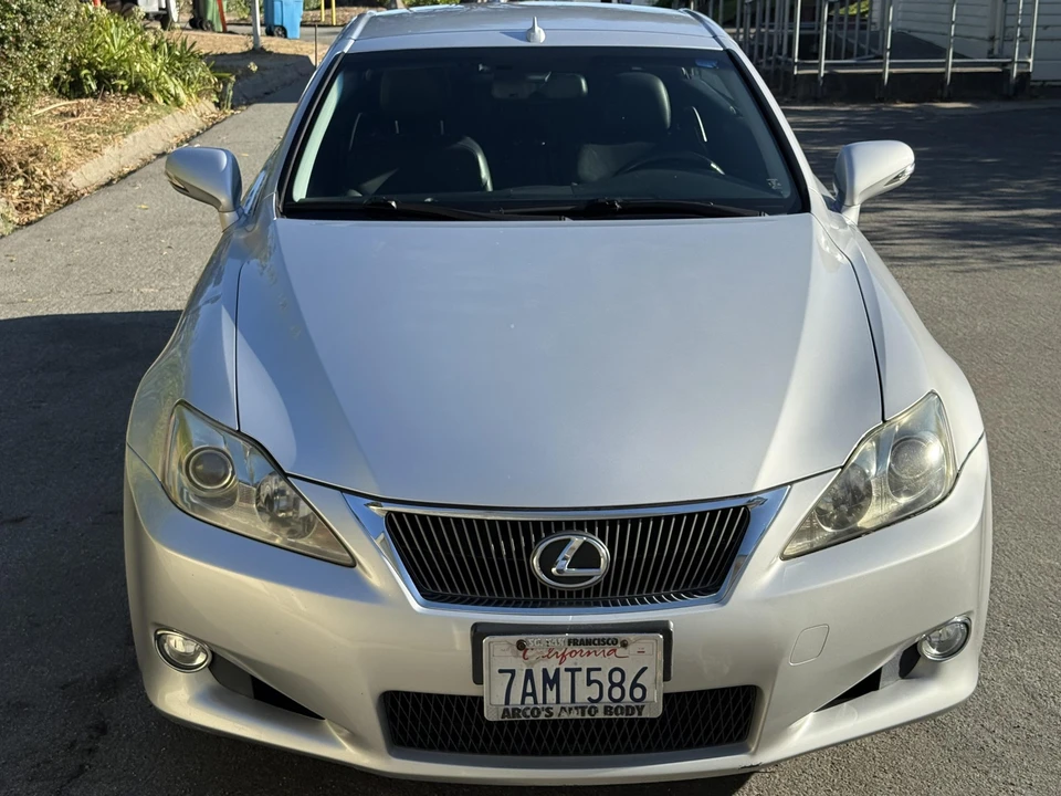 2010 Lexus IS 2nd Gen - Image 4 of 31