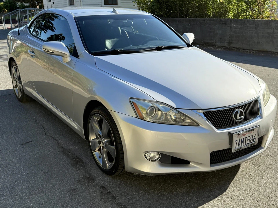 2010 Lexus IS 2nd Gen - Image 5 of 31