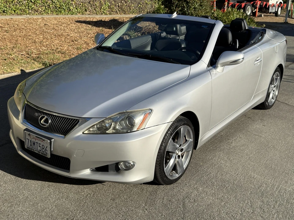 2010 Lexus IS 2nd Gen - Image 15 of 31