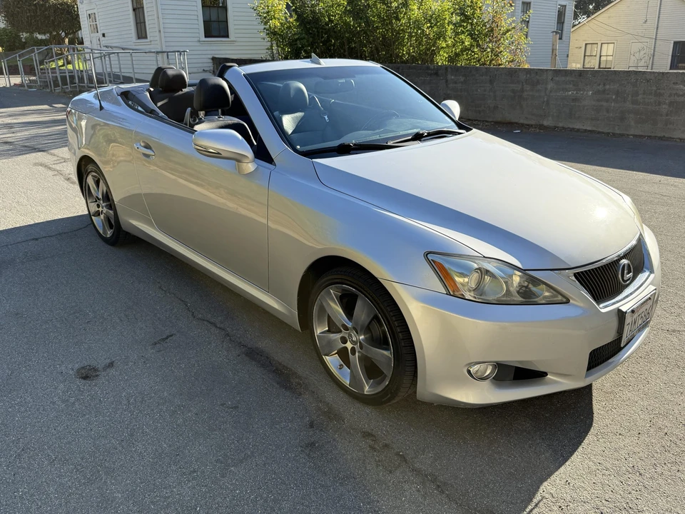 2010 Lexus IS 2nd Gen - Image 17 of 31