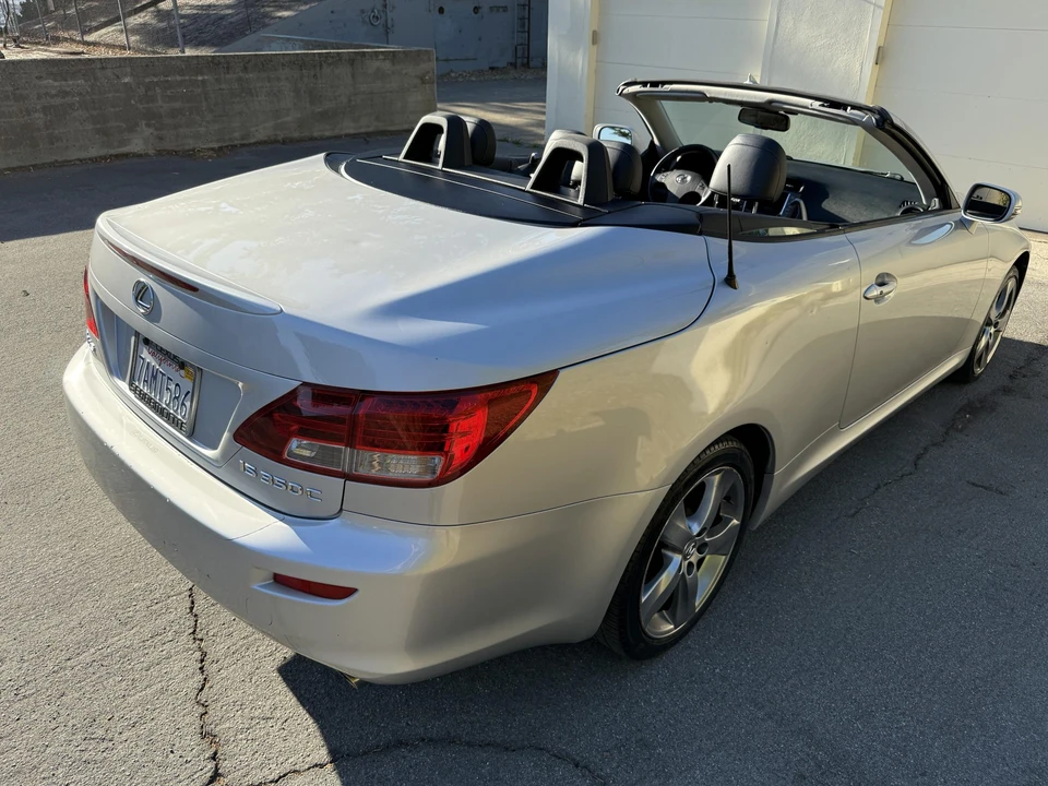 2010 Lexus IS 2nd Gen - Image 19 of 31