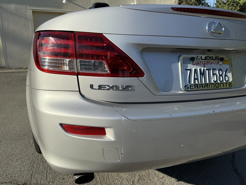 2010 Lexus IS 2nd Gen - Image 22 of 31