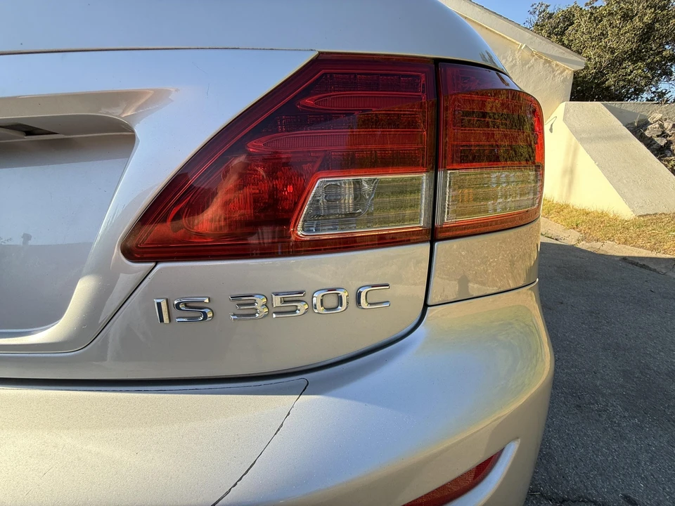 2010 Lexus IS 2nd Gen - Image 29 of 31