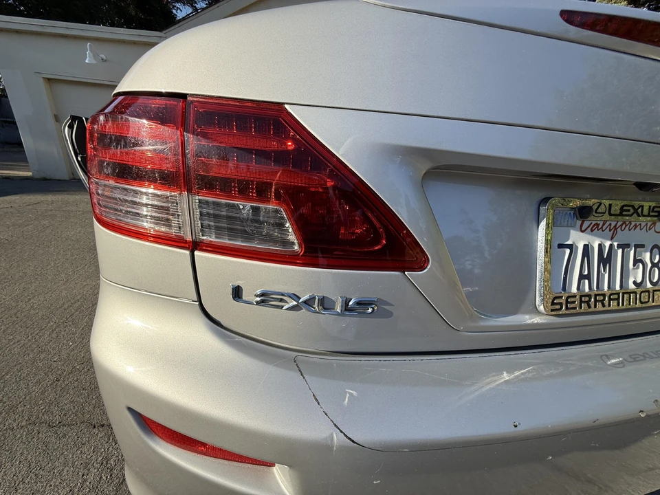 2010 Lexus IS 2nd Gen - Image 23 of 31