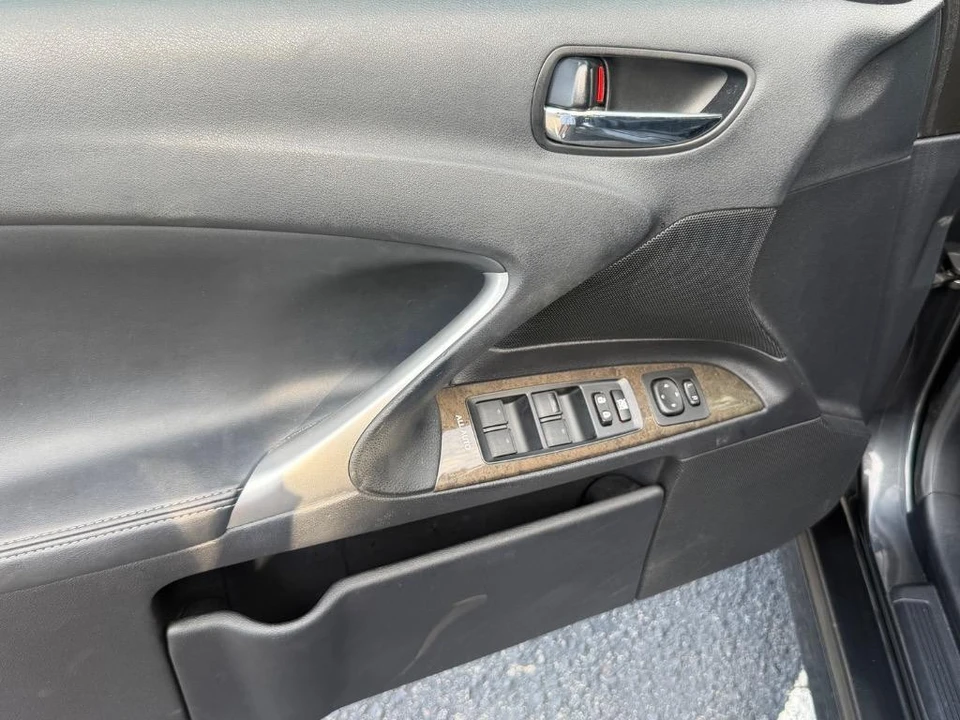 2010 Lexus IS 2nd Gen - Image 4 of 27