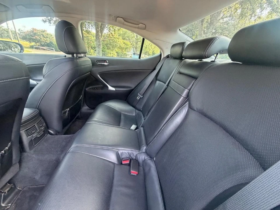 2010 Lexus IS 2nd Gen - Image 22 of 27