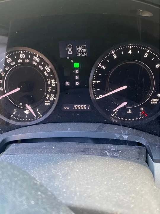 2010 Lexus IS 2nd Gen - Image 7 of 10