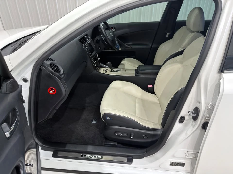 2010 Lexus IS F 2nd Gen - Image 8 of 19