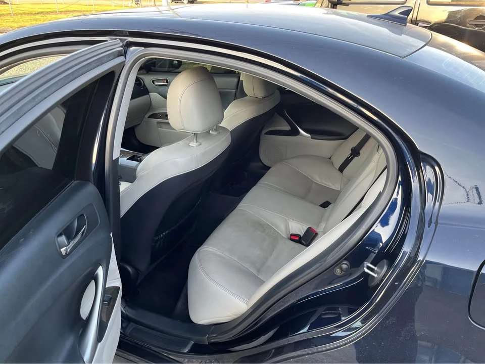 2010 Lexus IS 2nd Gen - Image 6 of 7