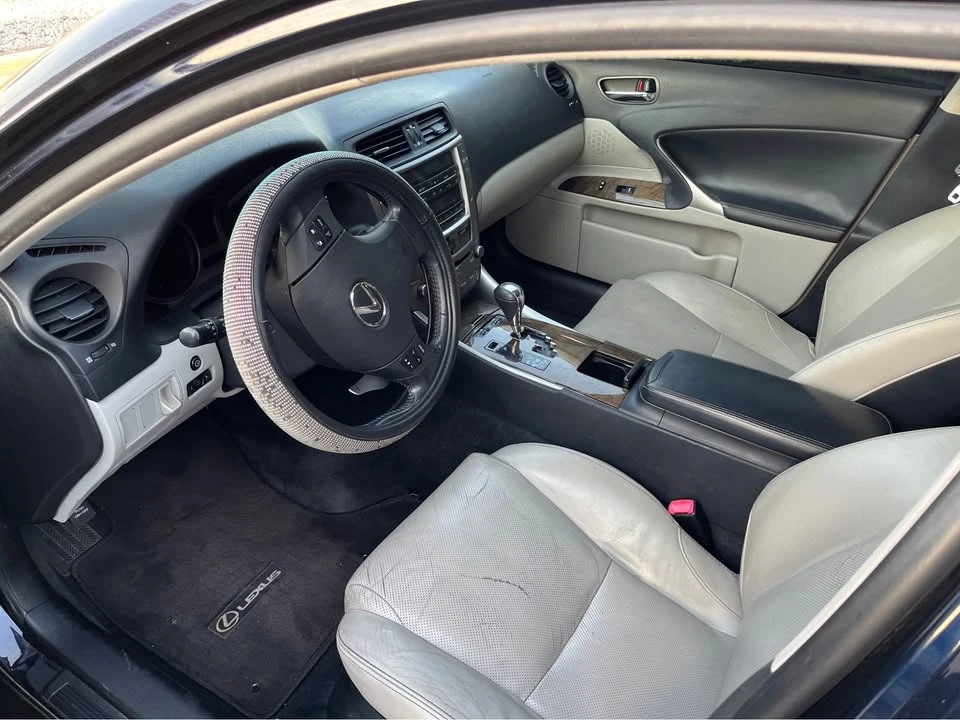 2010 Lexus IS 2nd Gen - Image 4 of 7
