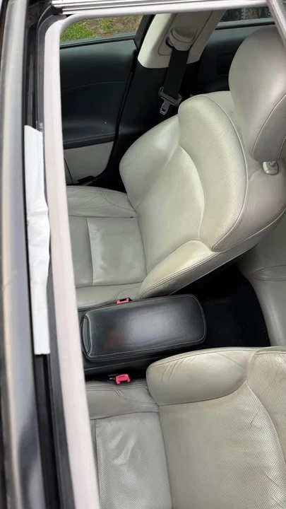 2010 Lexus IS 2nd Gen - Image 9 of 13